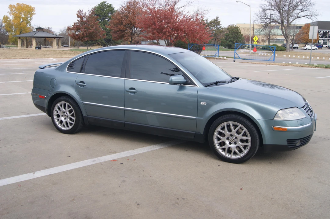 2003 Volkswagen Passat - Image 16 of 31