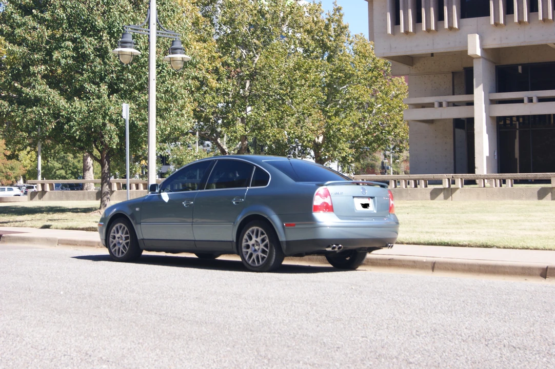 2003 Volkswagen Passat - Image 10 of 31