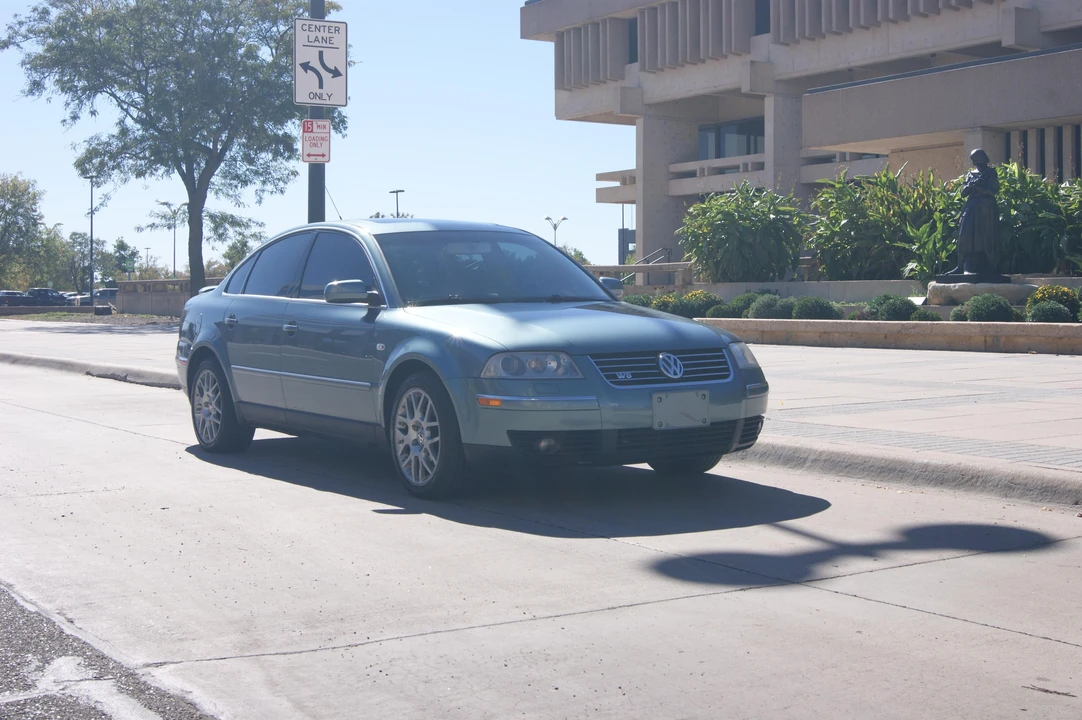 2003 Volkswagen Passat - Image 17 of 31