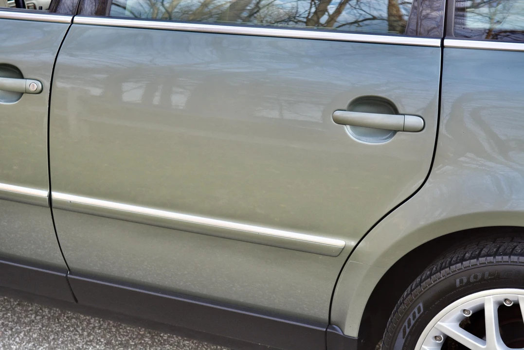 2003 Volkswagen Passat - Image 18 of 31