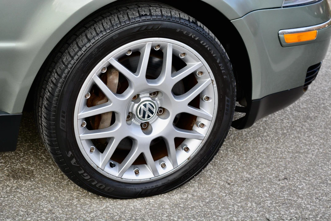 2003 Volkswagen Passat - Image 27 of 31