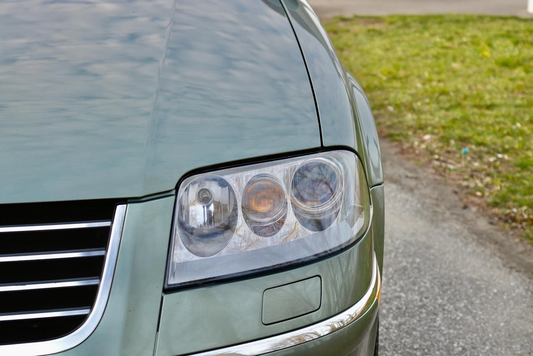 2003 Volkswagen Passat - Image 13 of 31