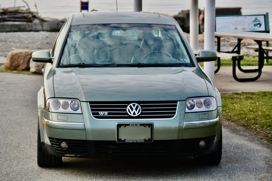 2003 Volkswagen Passat - Image 2 of 31