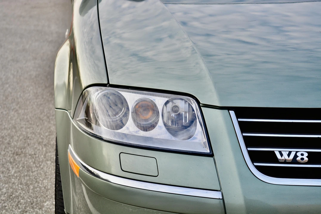2003 Volkswagen Passat - Image 12 of 31