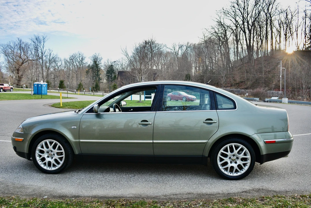 2003 Volkswagen Passat - Image 9 of 31