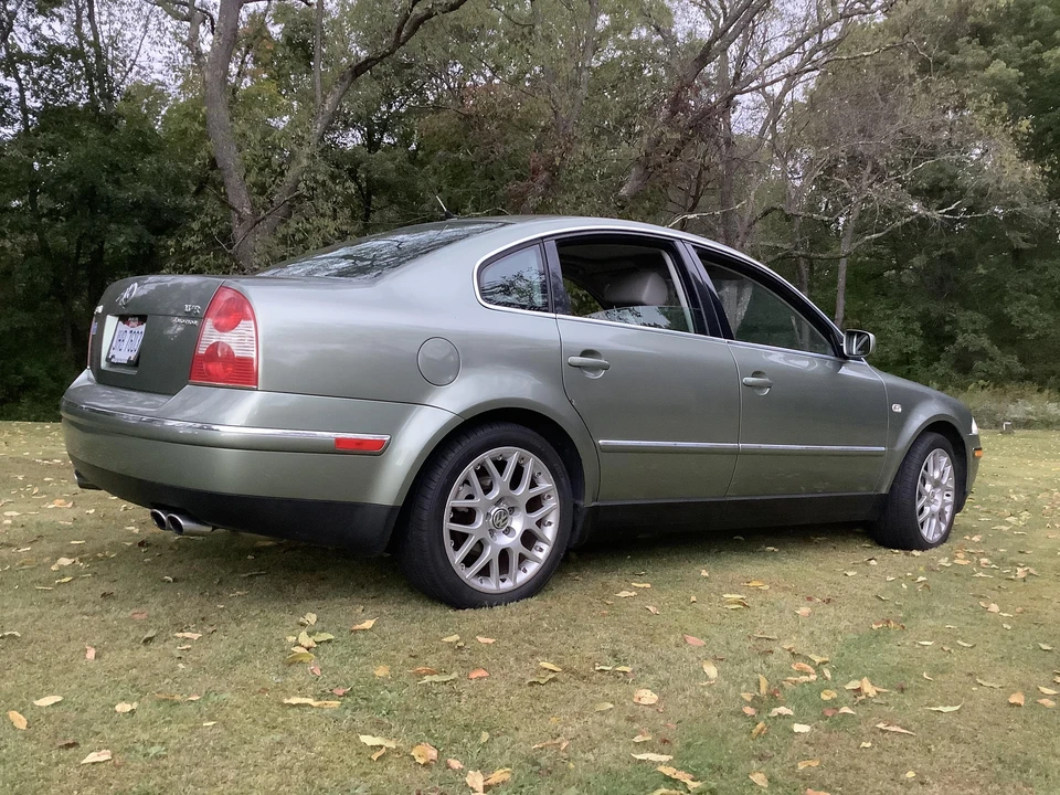 2003 Volkswagen Passat - Image 10 of 31