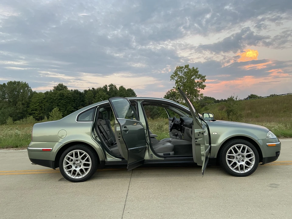 2003 Volkswagen Passat - Image 12 of 31