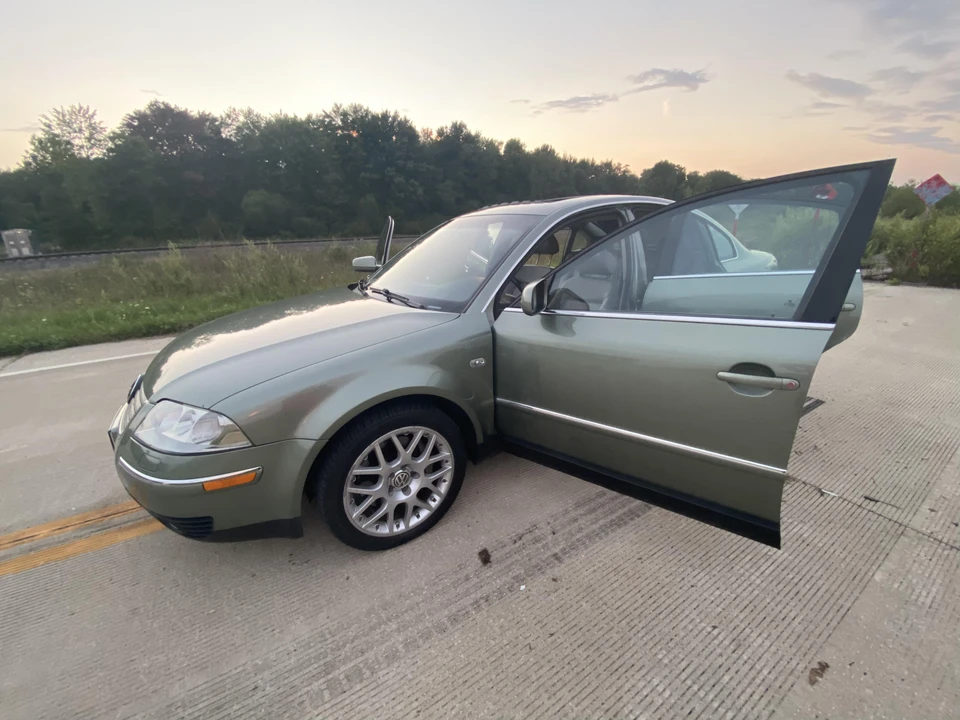 2003 Volkswagen Passat - Image 8 of 31
