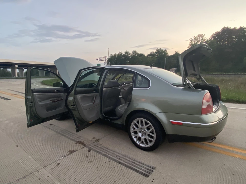 2003 Volkswagen Passat - Image 9 of 31