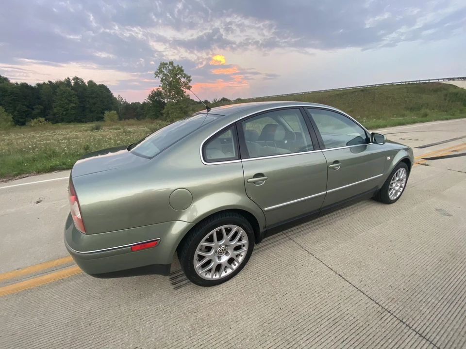 2003 Volkswagen Passat - Image 11 of 31