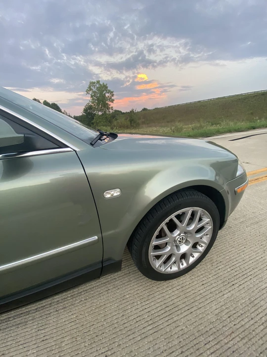 2003 Volkswagen Passat - Image 28 of 31