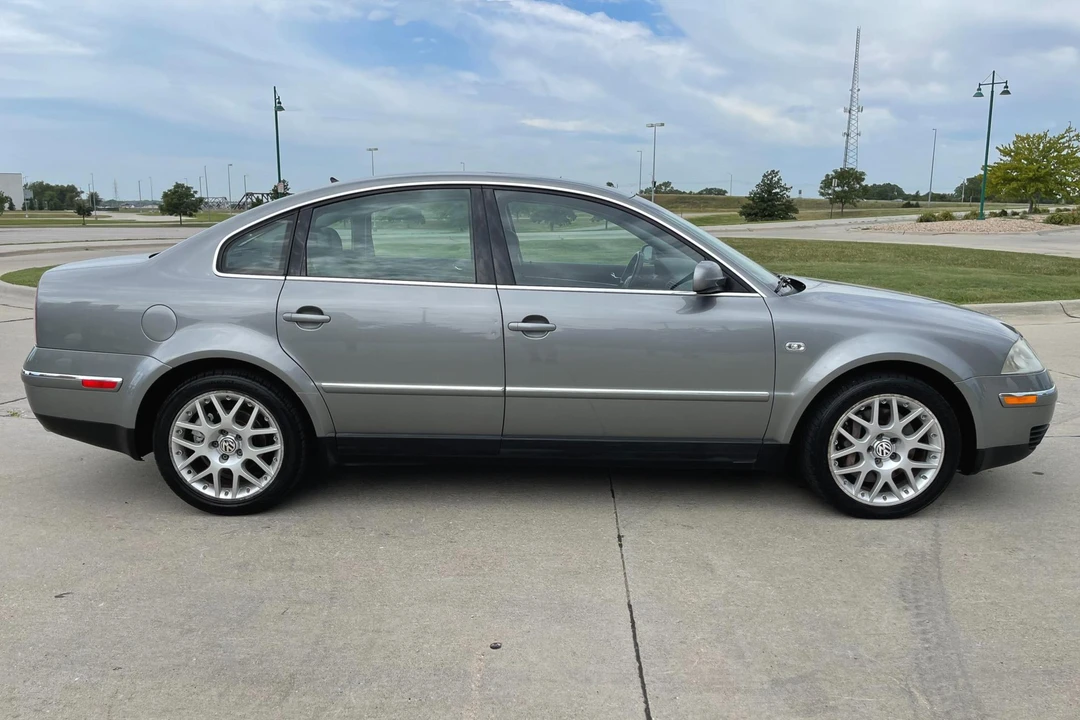 2003 Volkswagen Passat - Image 3 of 31