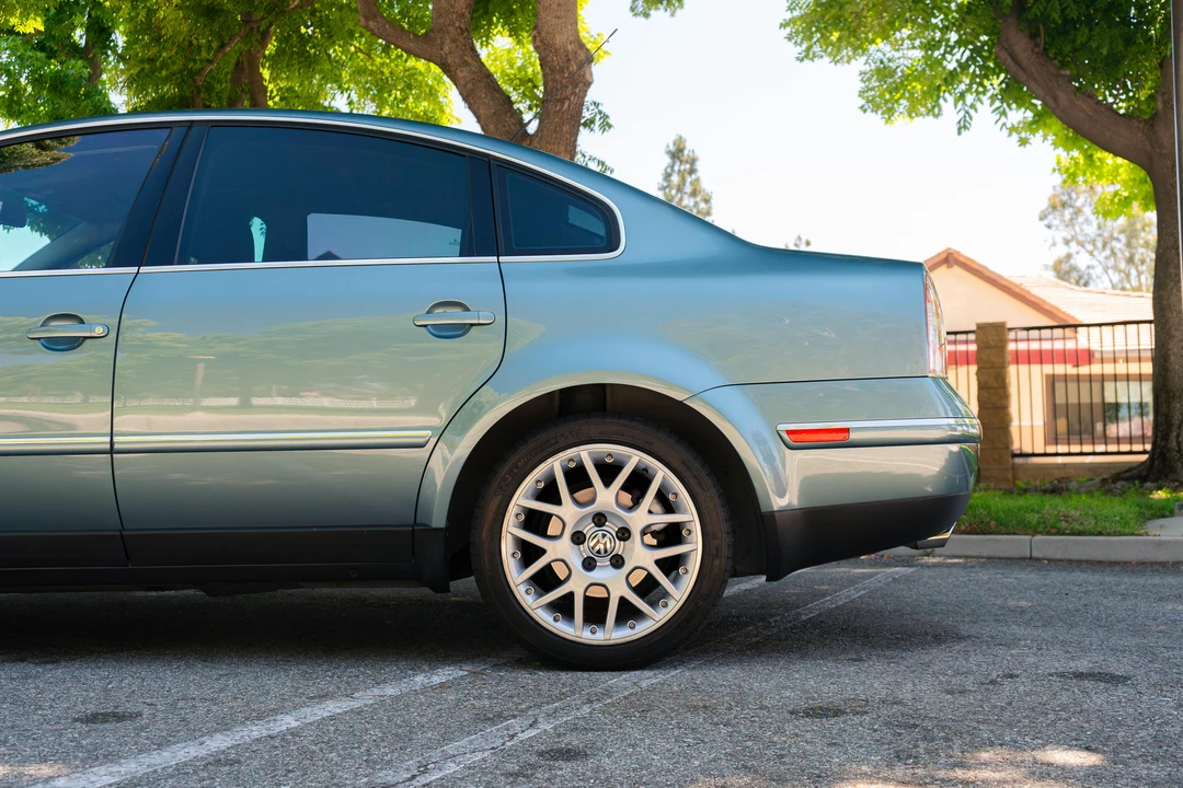 2003 Volkswagen Passat - Image 21 of 31
