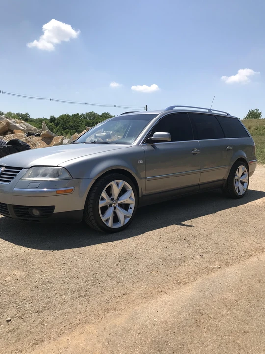 2003 Volkswagen Passat - Image 9 of 31