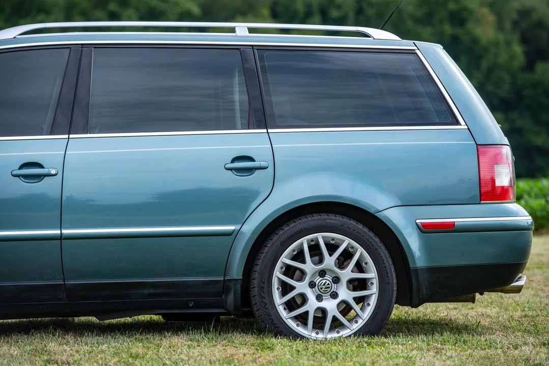 2003 Volkswagen Passat - Image 28 of 31