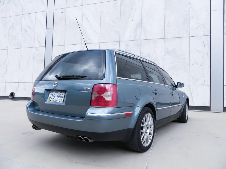 2003 Volkswagen Passat - Image 10 of 31