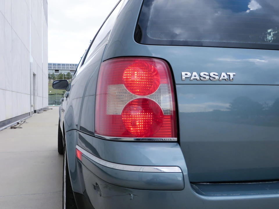 2003 Volkswagen Passat - Image 19 of 31