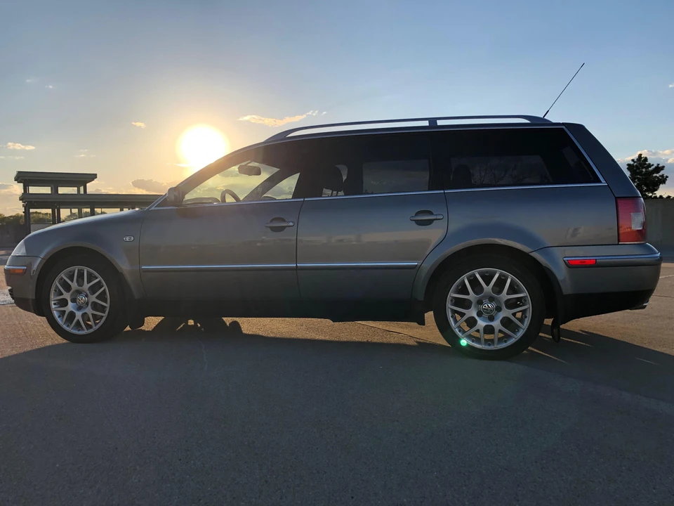2003 Volkswagen Passat - Image 9 of 31