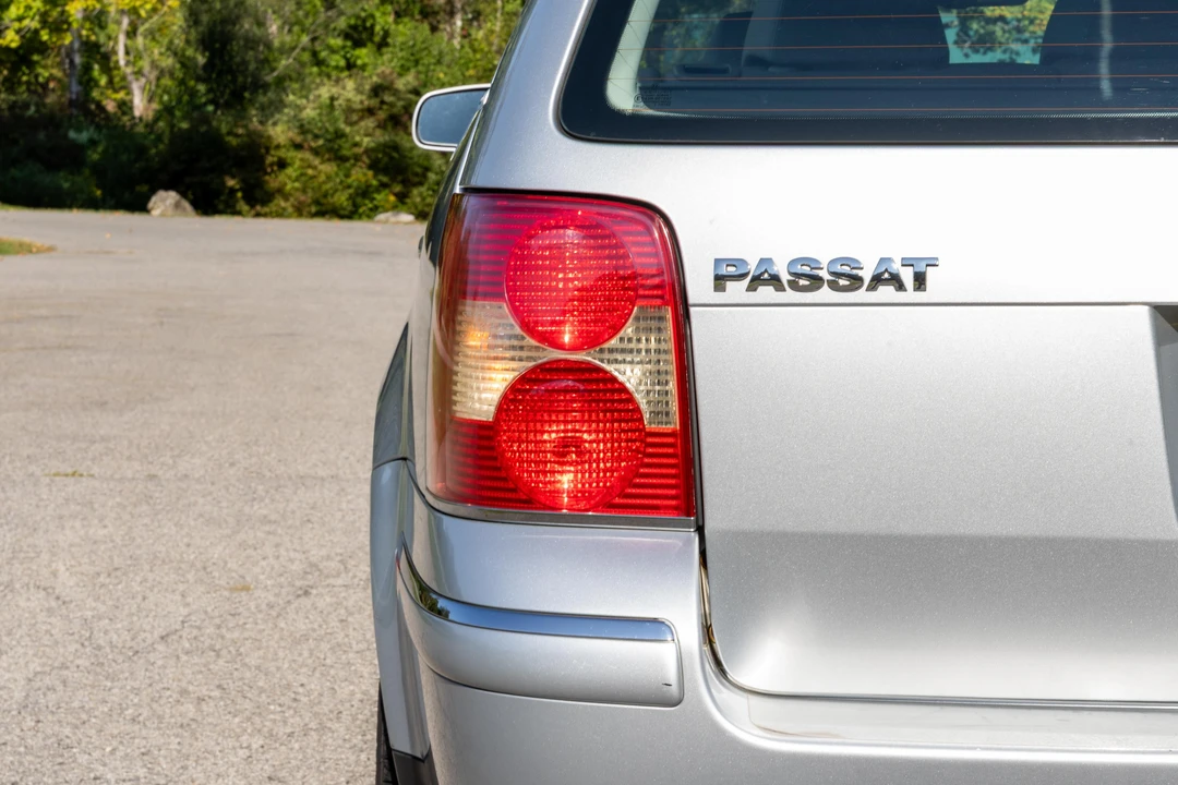 2003 Volkswagen Passat - Image 25 of 31