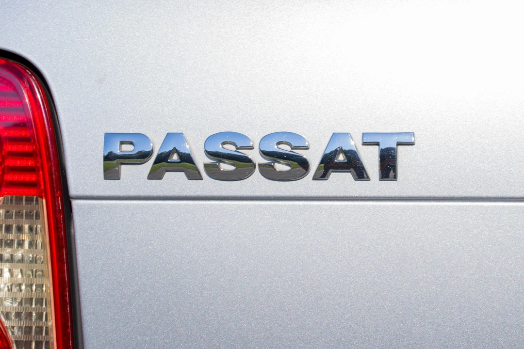 2003 Volkswagen Passat - Image 26 of 31