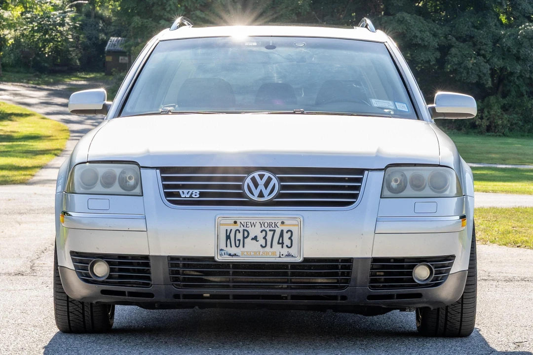 2003 Volkswagen Passat - Image 2 of 31