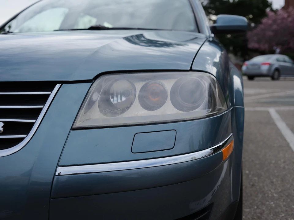 2003 Volkswagen Passat - Image 16 of 21
