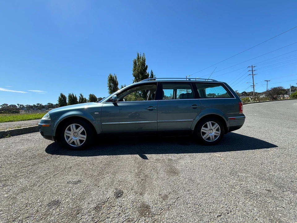 2003 Volkswagen Passat - Image 10 of 31
