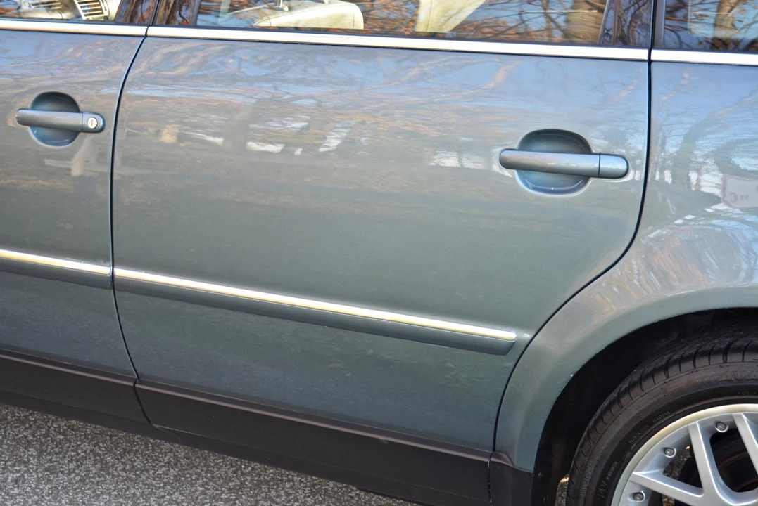 2003 Volkswagen Passat - Image 14 of 31