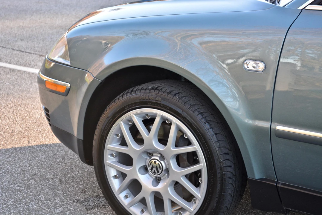 2003 Volkswagen Passat - Image 12 of 31