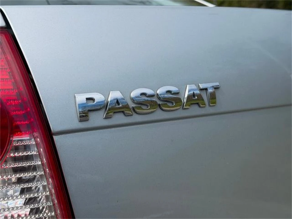 2003 Volkswagen Passat - Image 21 of 31