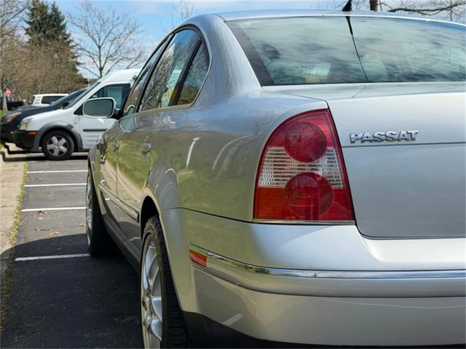 2003 Volkswagen Passat - Image 20 of 31