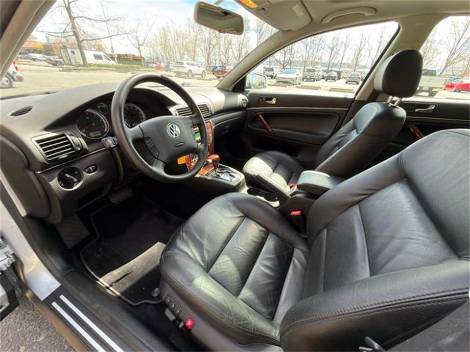 2003 Volkswagen Passat - Image 28 of 31