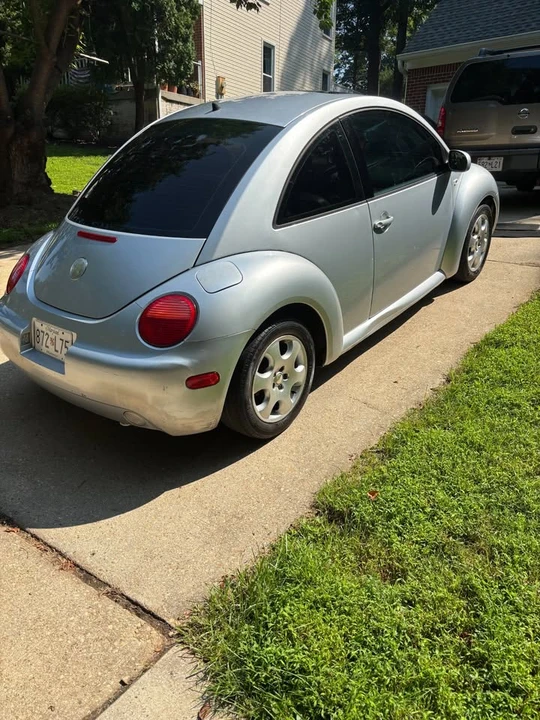2003 Volkswagen New Beetle - Image 5 of 9