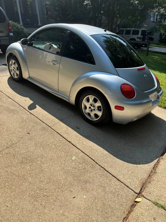 2003 Volkswagen New Beetle - Image 3 of 9