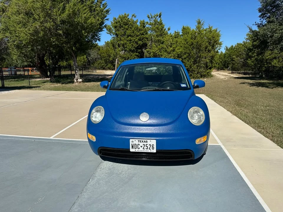 2003 Volkswagen Beetle (1980-2003) - Image 2 of 13