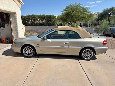 2003 Volvo C70 Convertible 2D