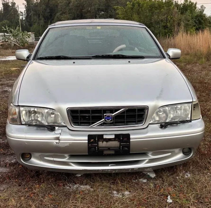 2003 Volvo C70 1st Gen - Image 2 of 12