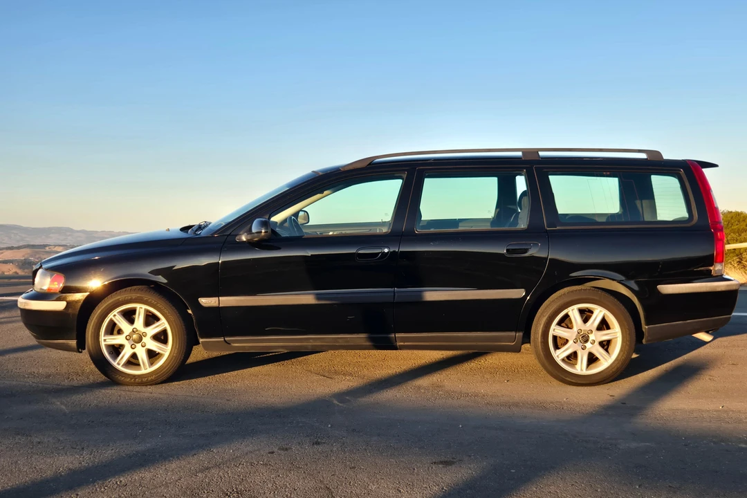 2003 Volvo V70 2nd Gen - Image 3 of 31