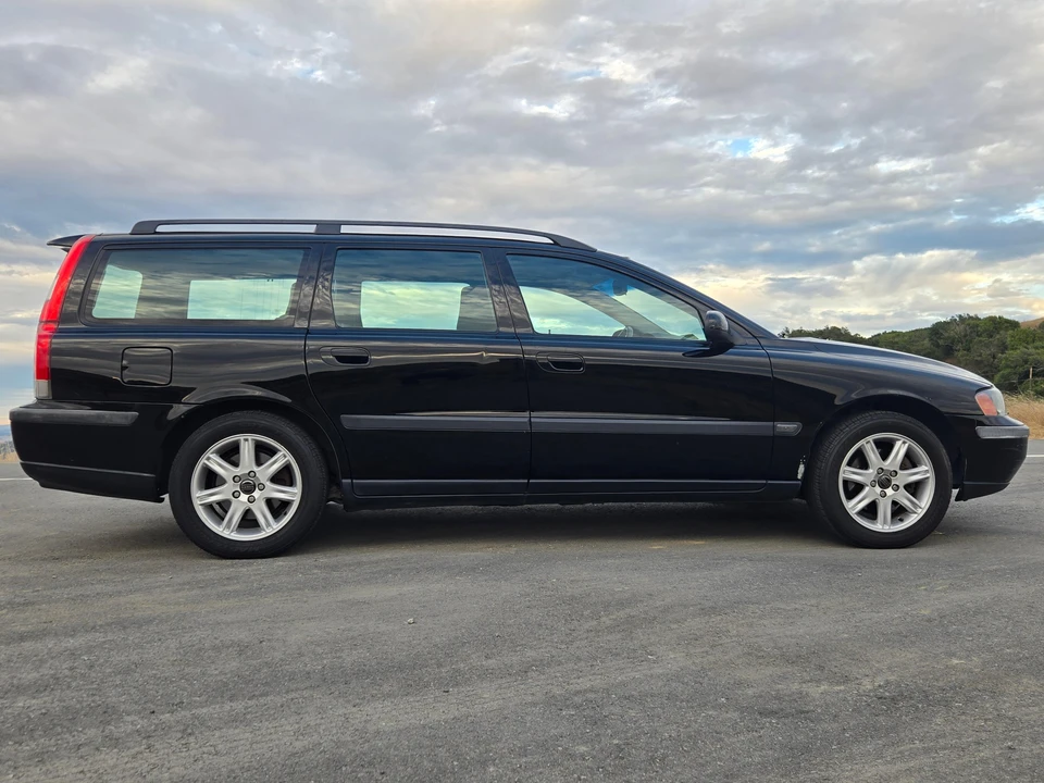 2003 Volvo V70 2nd Gen - Image 12 of 31