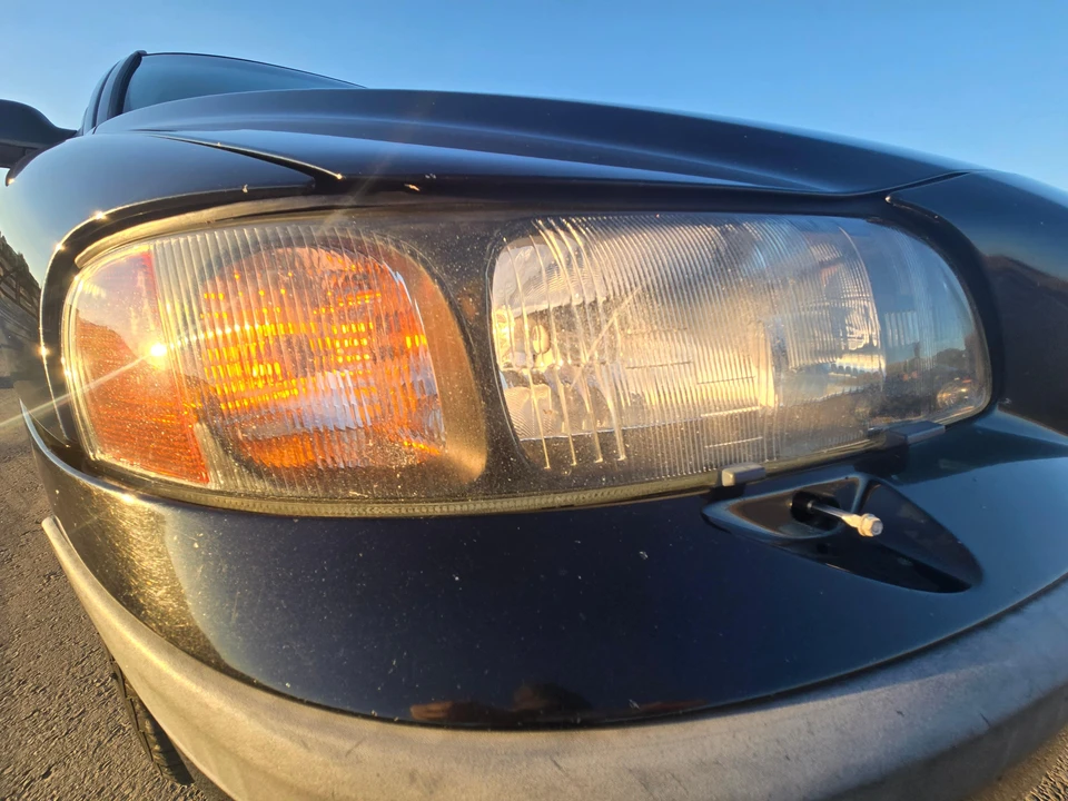 2003 Volvo V70 2nd Gen - Image 17 of 31