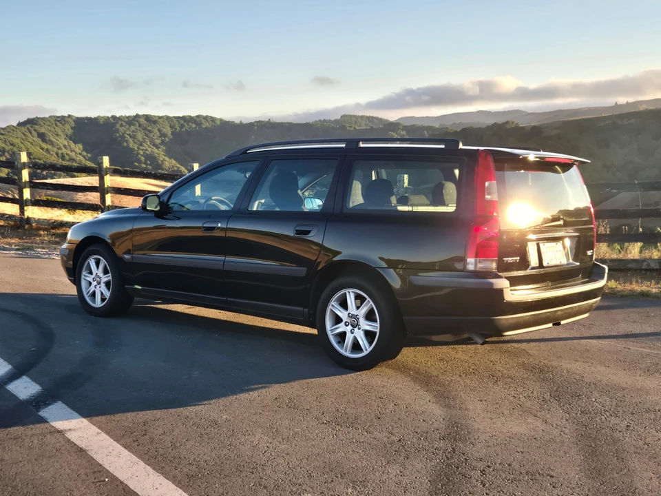 2003 Volvo V70 2nd Gen - Image 9 of 31