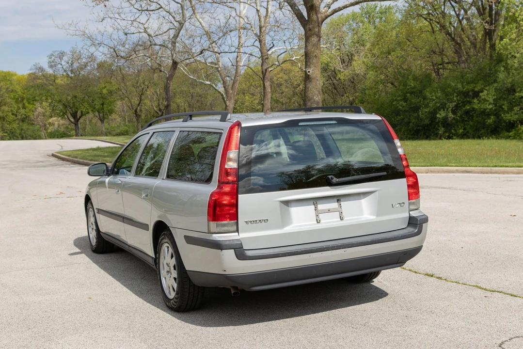 2003 Volvo V70 2nd Gen - Image 9 of 31