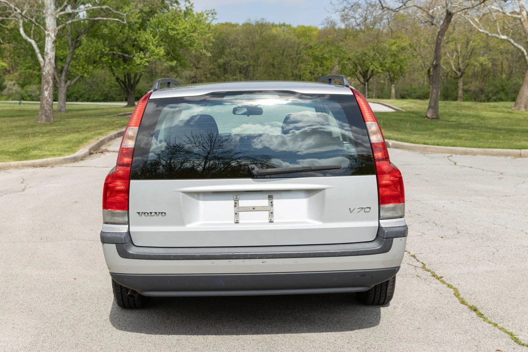 2003 Volvo V70 2nd Gen - Image 10 of 31