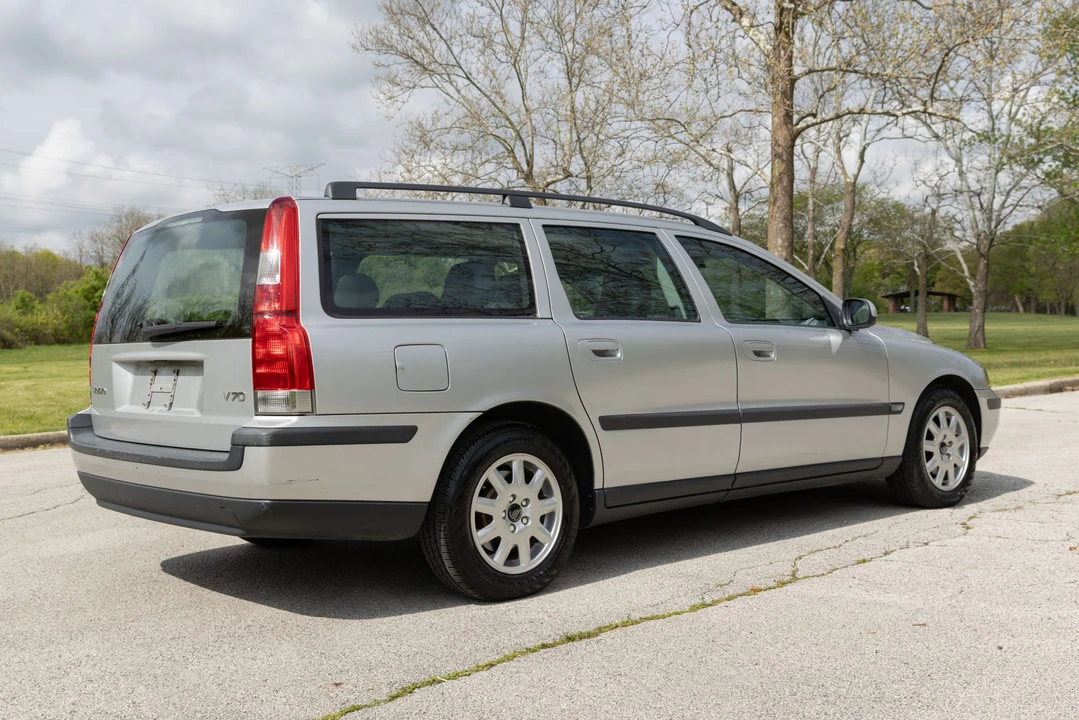 2003 Volvo V70 2nd Gen - Image 12 of 31