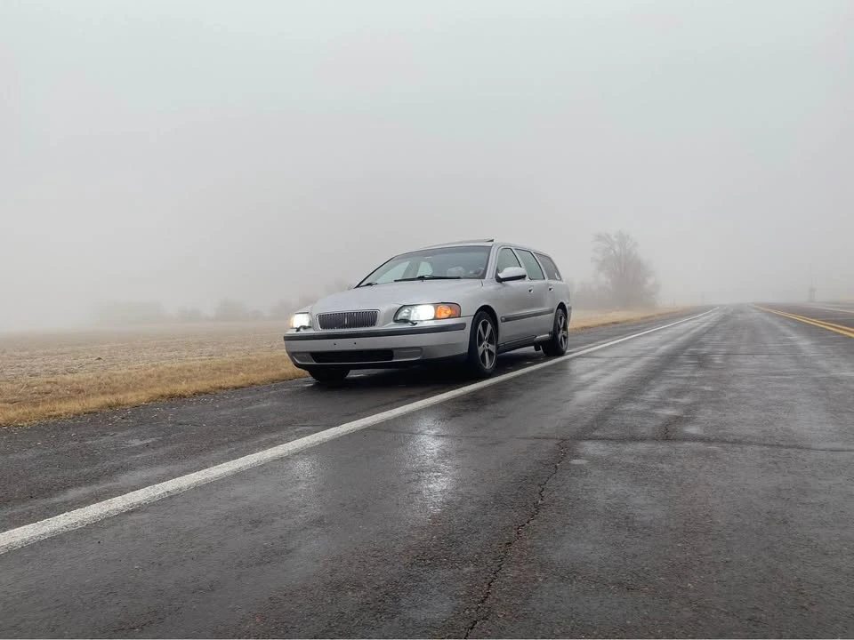 2003 Volvo V70 2nd Gen - Image 8 of 10