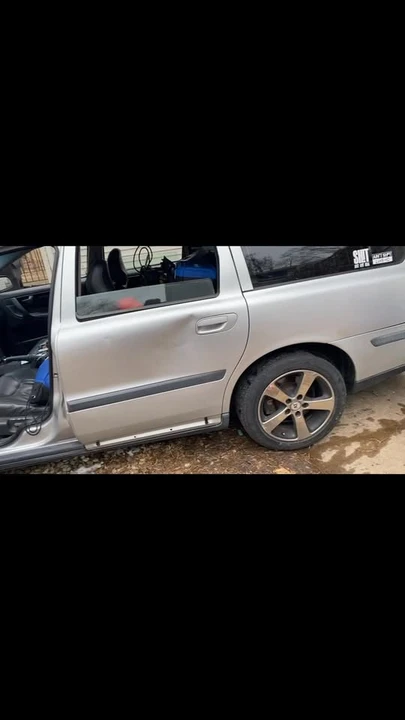 2003 Volvo V70 2nd Gen - Image 10 of 10