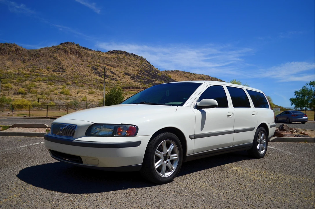 2003 Volvo V70 2nd Gen - Image 9 of 21