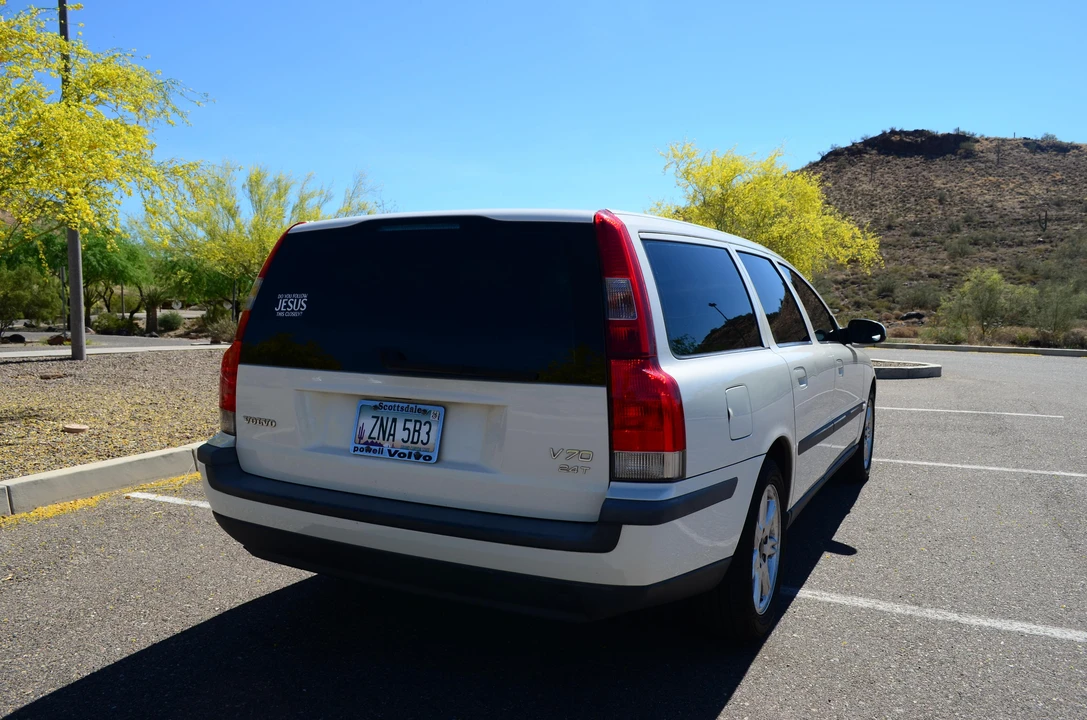 2003 Volvo V70 2nd Gen - Image 12 of 21