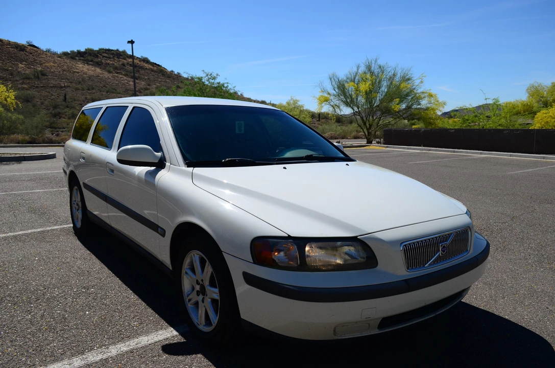 2003 Volvo V70 2nd Gen - Image 17 of 21