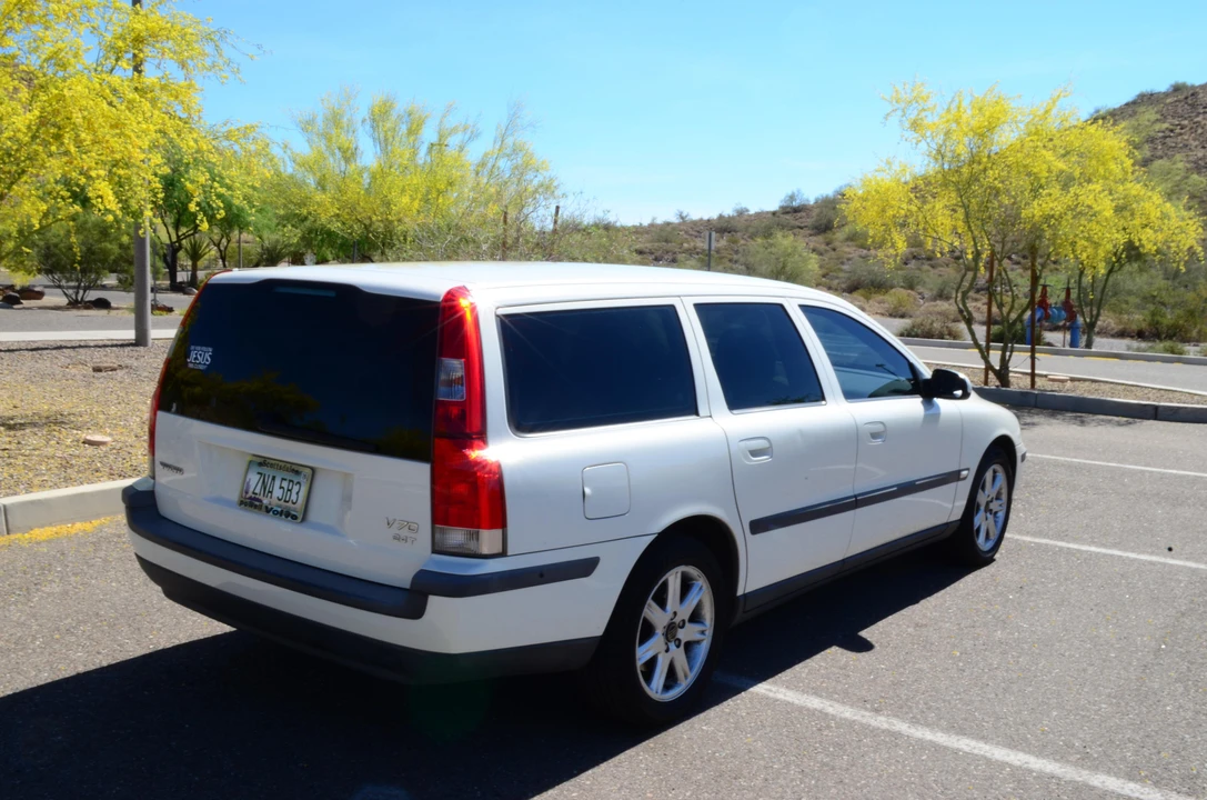 2003 Volvo V70 2nd Gen - Image 13 of 21